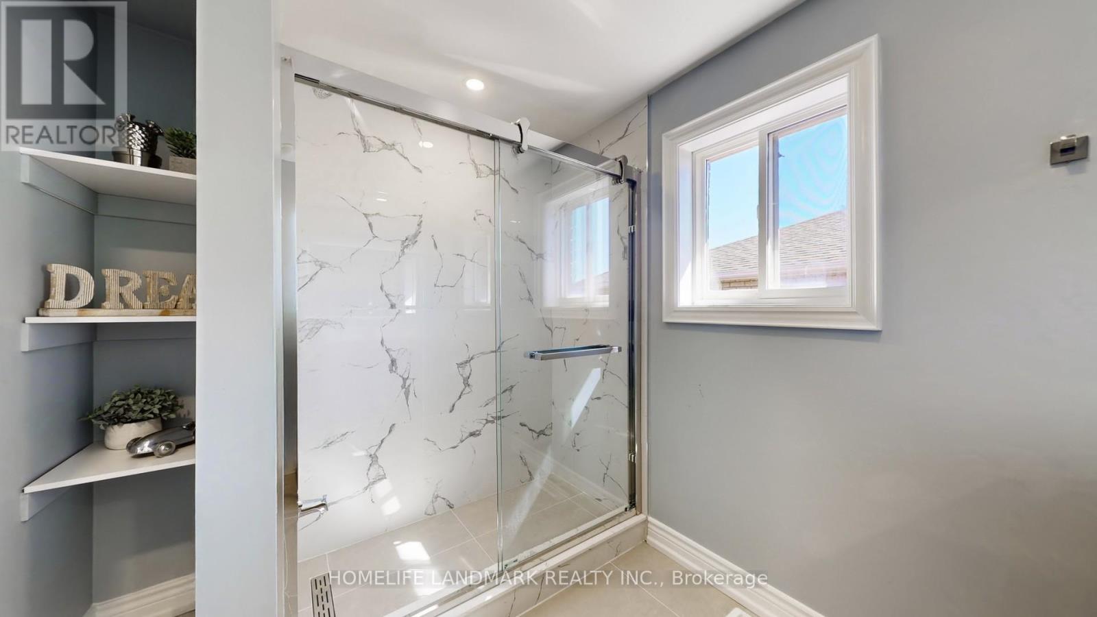 75 Ambler Bay, Barrie, ON - Indoor