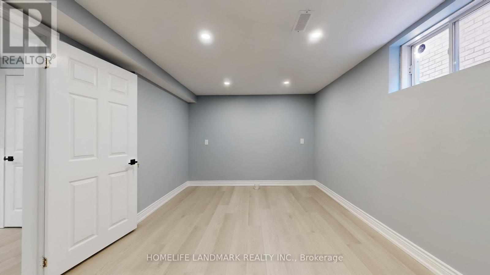 75 Ambler Bay, Barrie, ON - Indoor Photo Showing Other Room