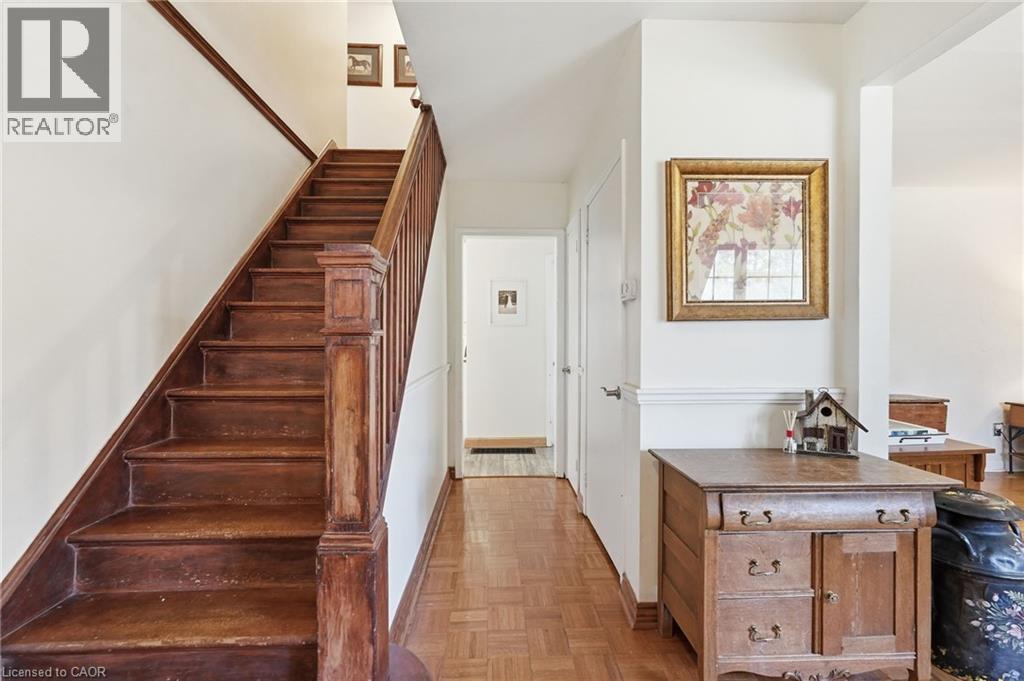 222 Concession 11 E, Freelton, ON - Indoor Photo Showing Other Room