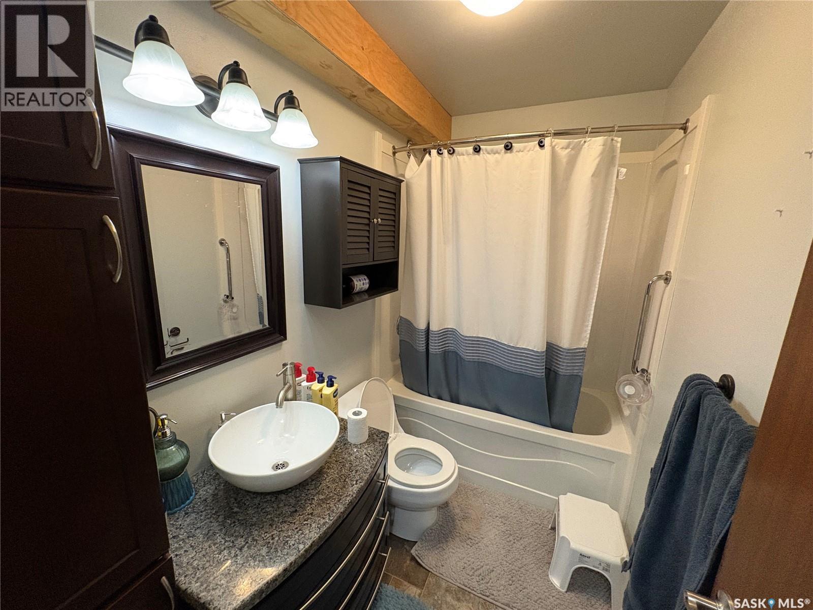 310 Main Street, Abernethy, SK - Indoor Photo Showing Bathroom