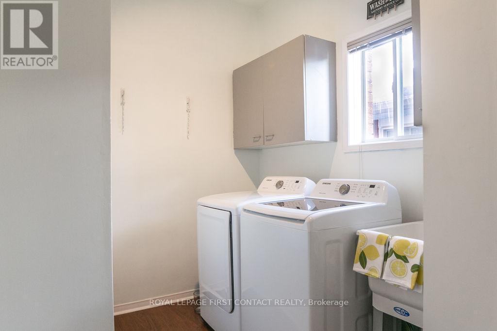13 Irwin Drive, Barrie, ON - Indoor Photo Showing Laundry Room