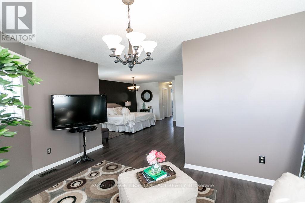 13 Irwin Drive, Barrie, ON - Indoor