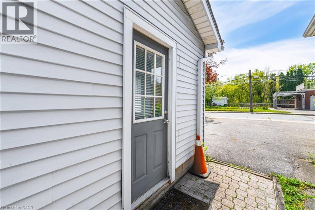 16 Royal Avenue, Hamilton, ON - Outdoor