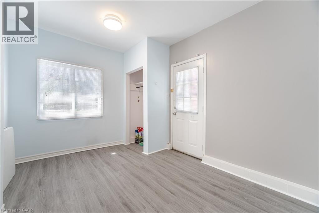 16 Royal Avenue, Hamilton, ON - Indoor Photo Showing Other Room