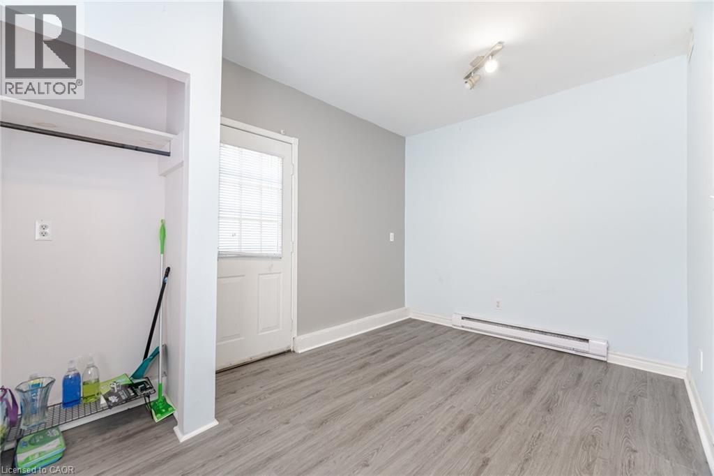 16 Royal Avenue, Hamilton, ON - Indoor Photo Showing Other Room