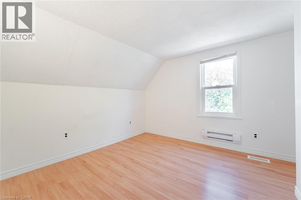 16 Royal Avenue, Hamilton, ON - Indoor Photo Showing Other Room