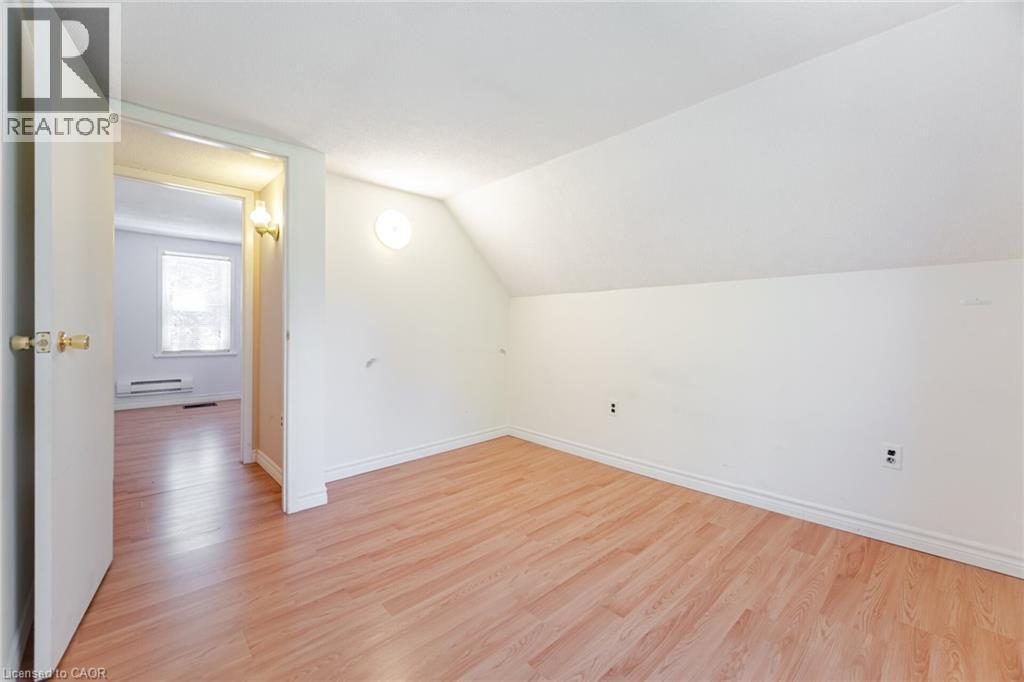 16 Royal Avenue, Hamilton, ON - Indoor Photo Showing Other Room