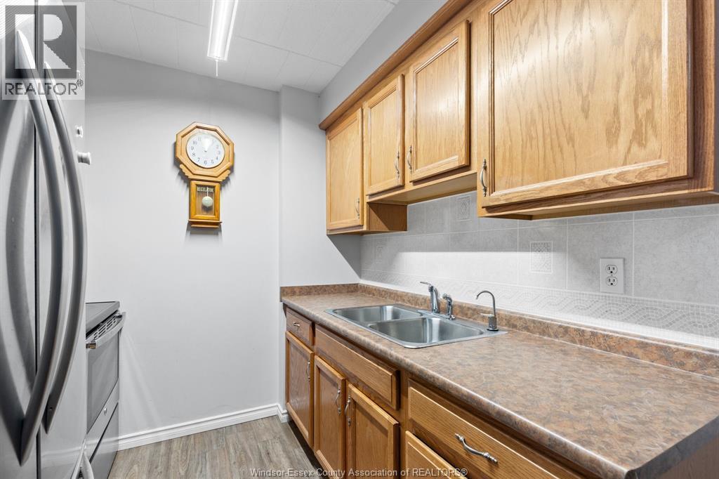 6523 Thornberry Unit# 331, Windsor, ON - Indoor Photo Showing Kitchen With Double Sink