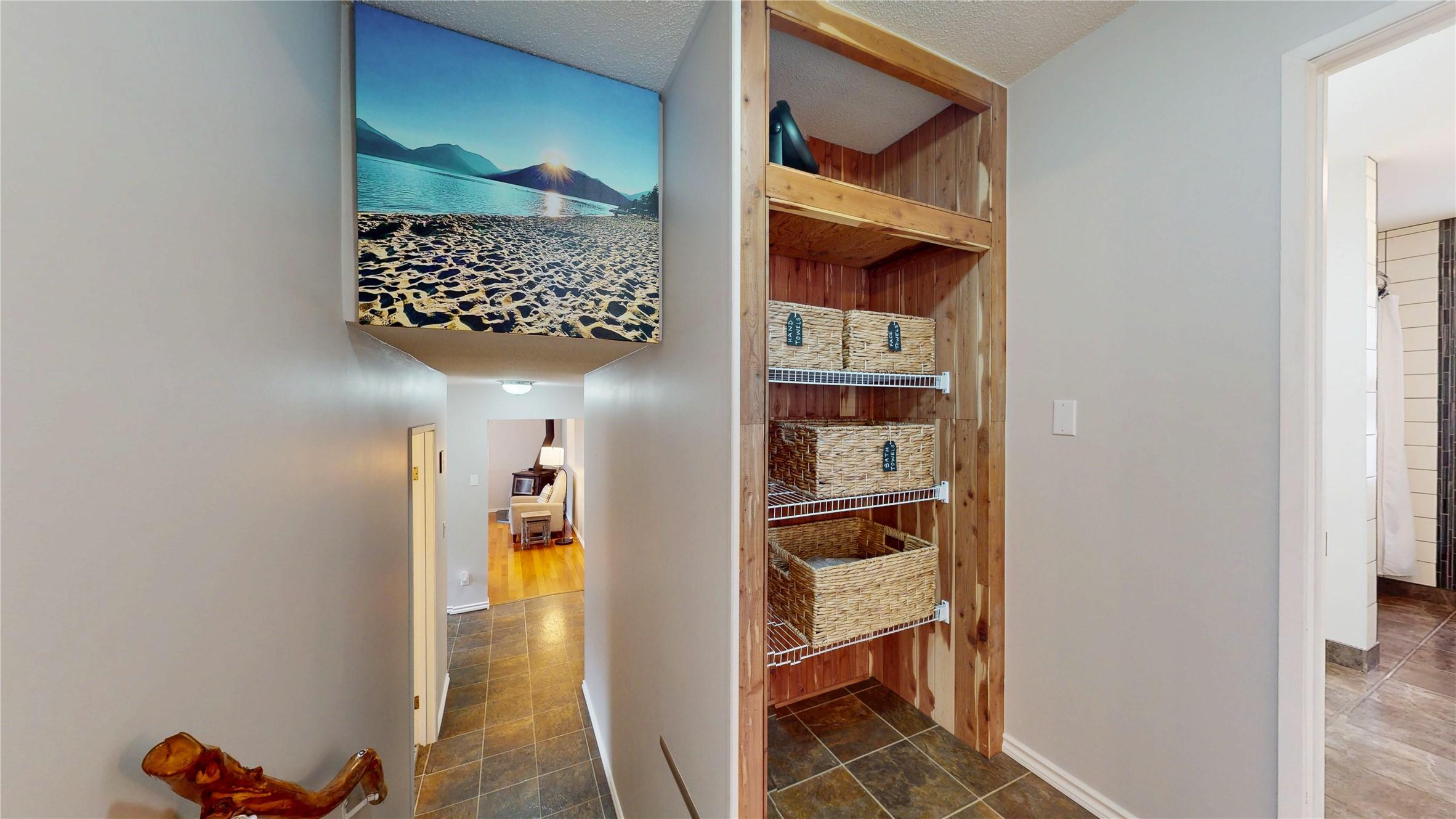 10219 Twin Bays Road, Twin Bays, BC - Indoor Photo Showing Other Room