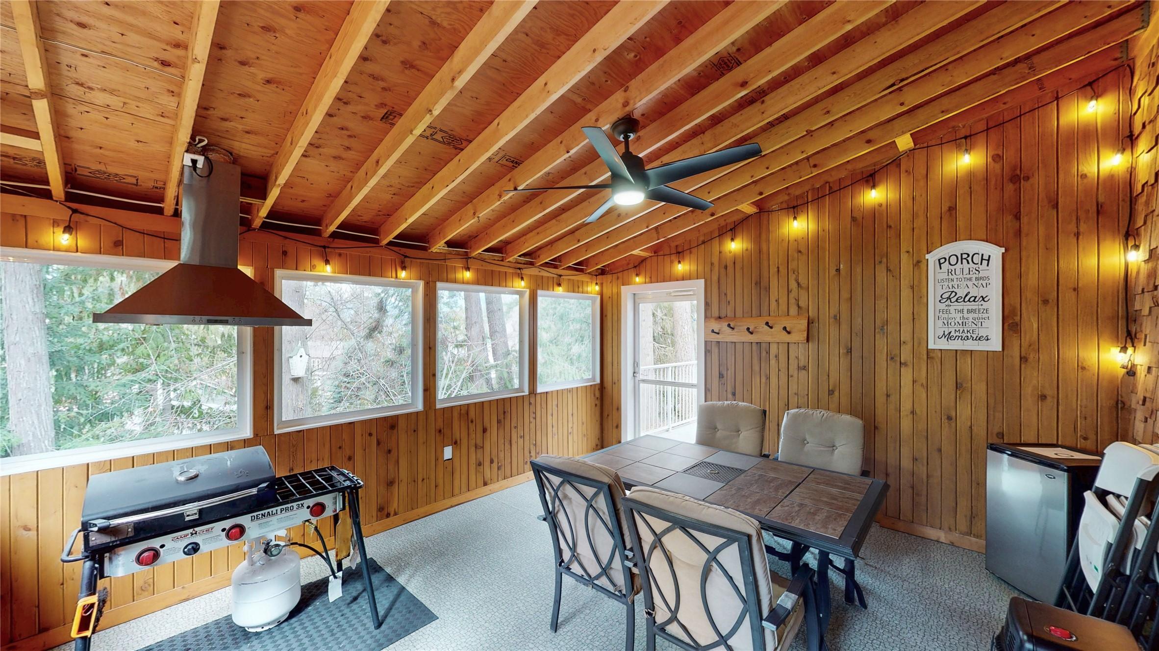 10219 Twin Bays Road, Twin Bays, BC - Indoor Photo Showing Other Room