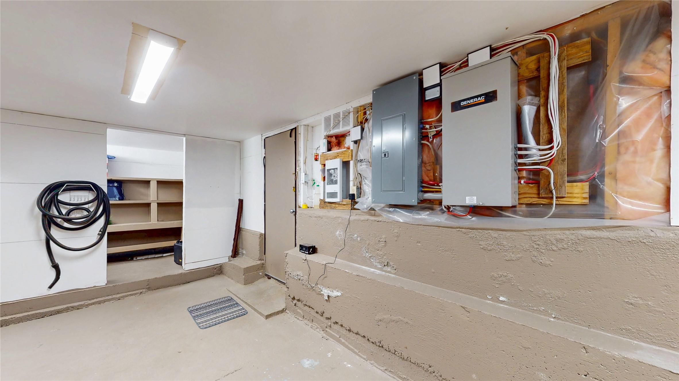 10219 Twin Bays Road, Twin Bays, BC - Indoor