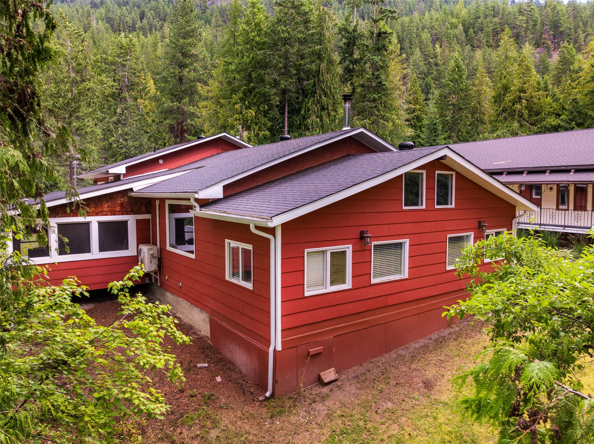 10219 Twin Bays Road, Twin Bays, BC - Outdoor