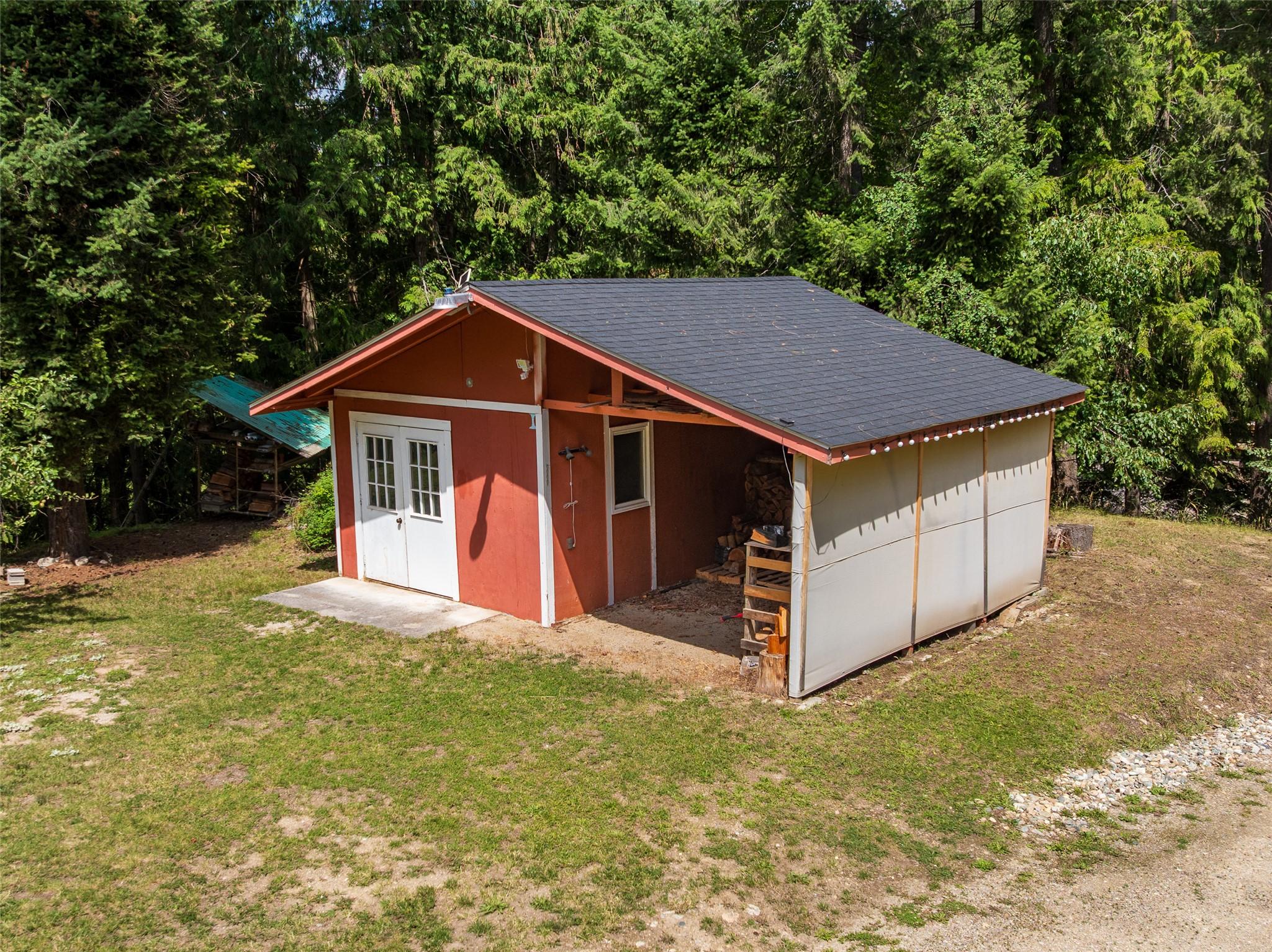 10219 Twin Bays Road, Twin Bays, BC - Outdoor