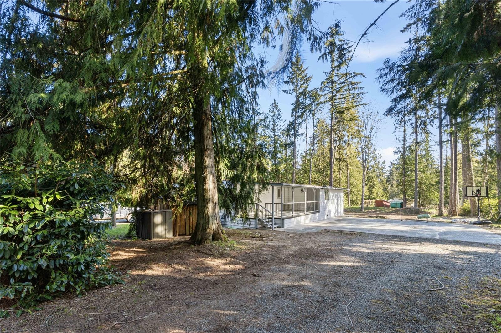 1007 Fabrick Dr, Qualicum Beach, BC