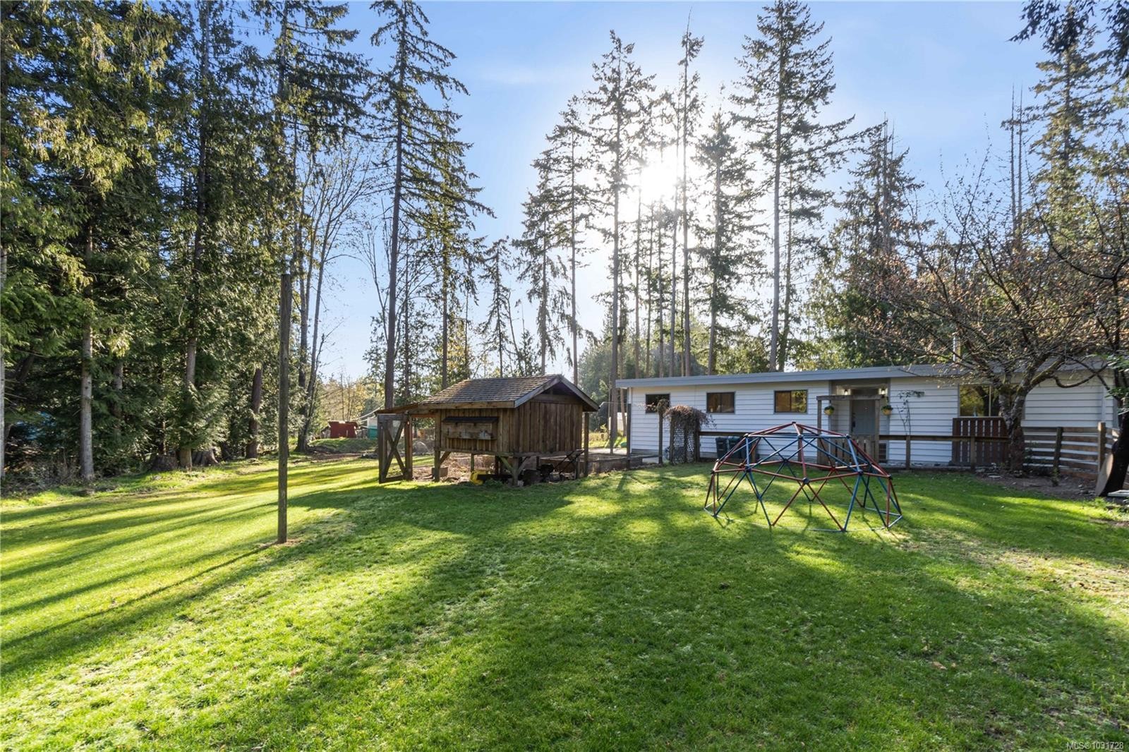 1007 Fabrick Dr, Qualicum Beach, BC