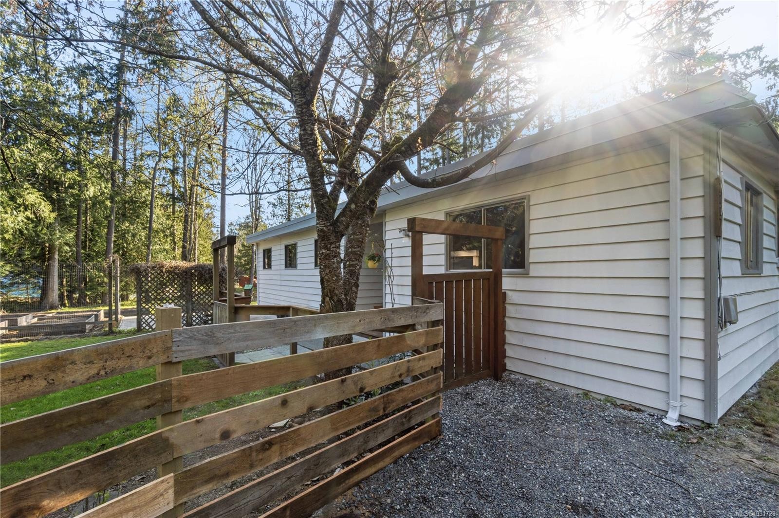 1007 Fabrick Dr, Qualicum Beach, BC