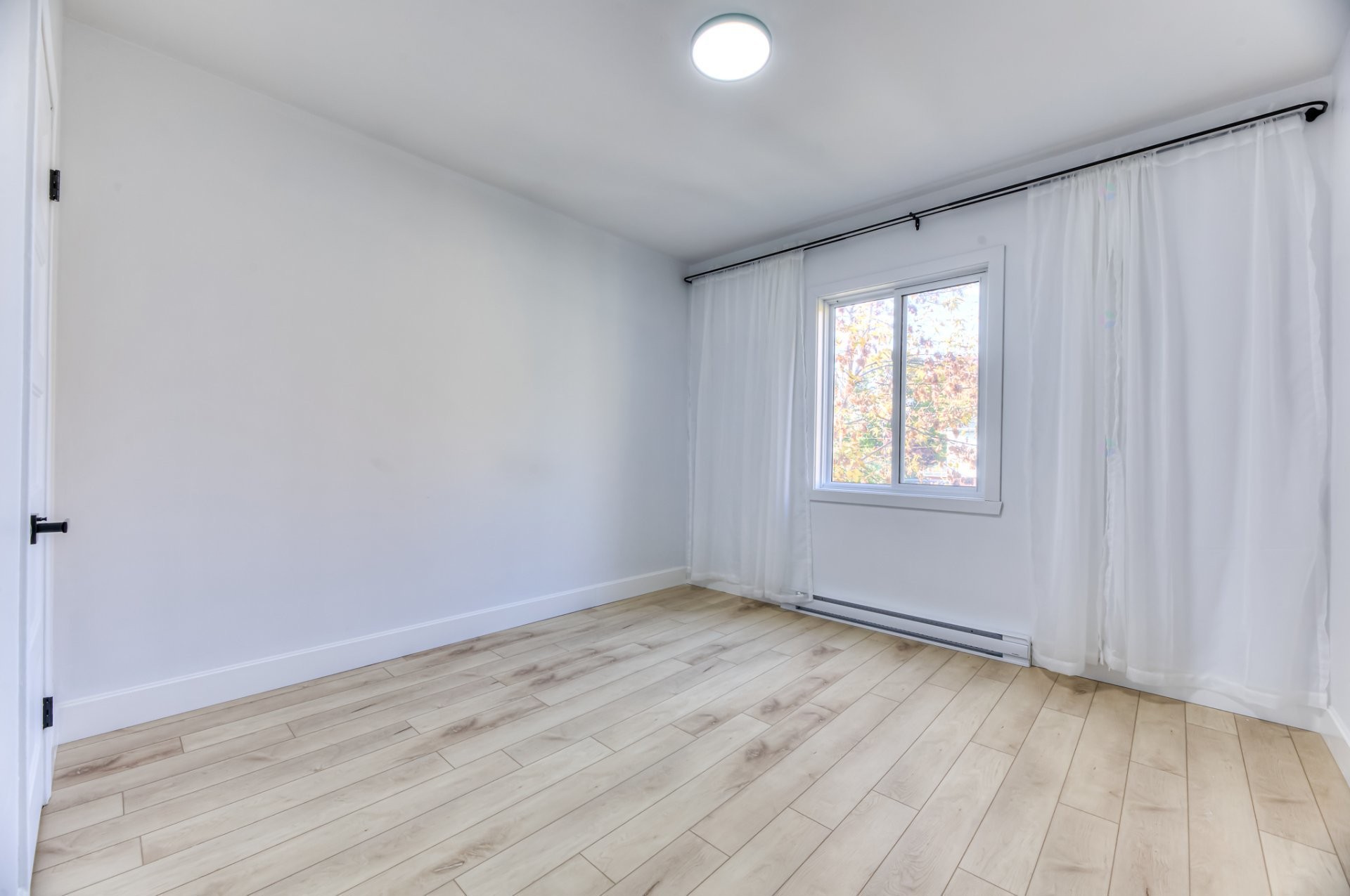 Bedroom - 20 Boul. Goineau, Laval (Pont-Viau), QC - Indoor Photo Showing Other Room