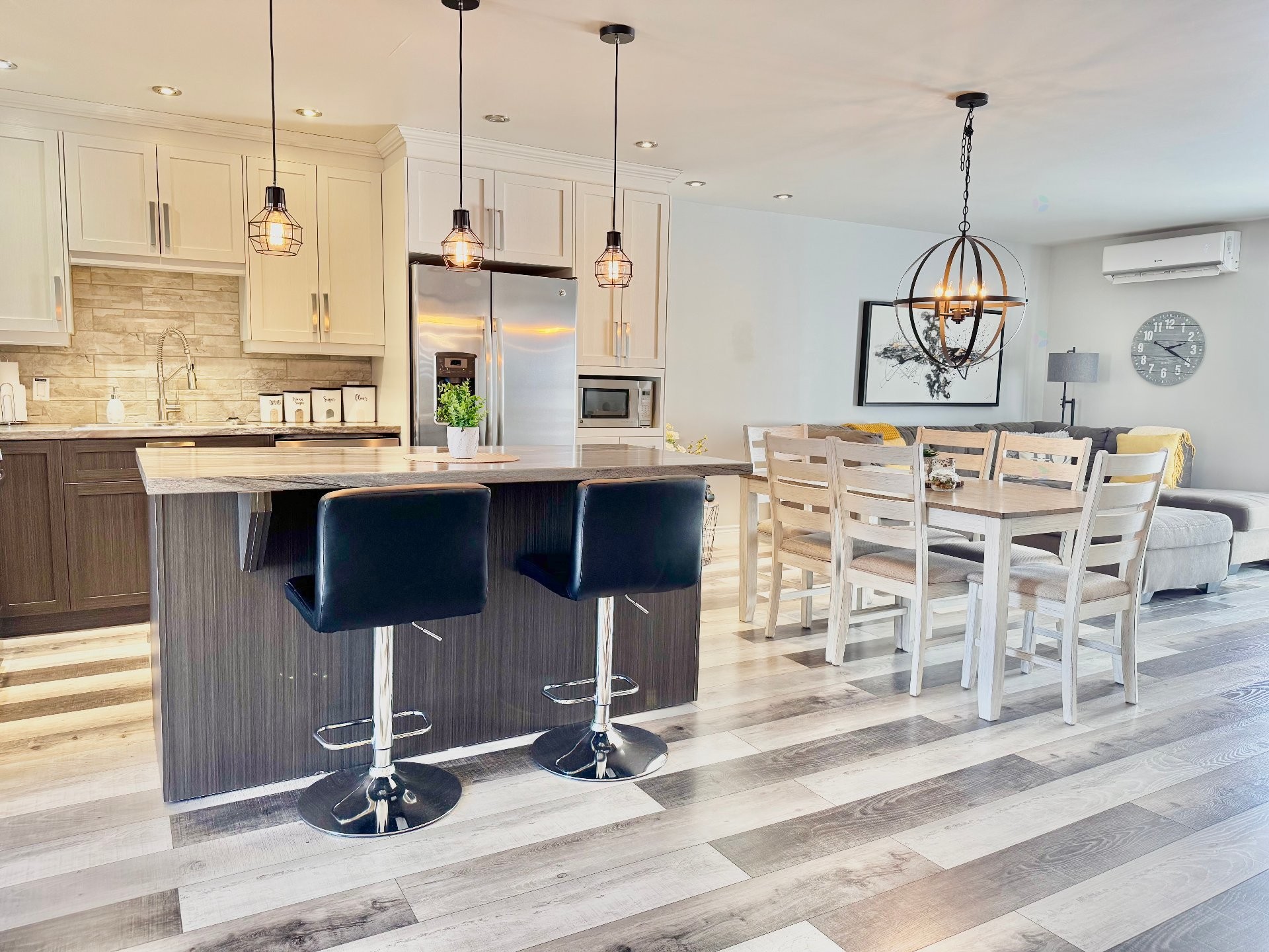 Autre - 456 Route 199, Les Îles-De-La-Madeleine, QC - Indoor Photo Showing Kitchen With Upgraded Kitchen