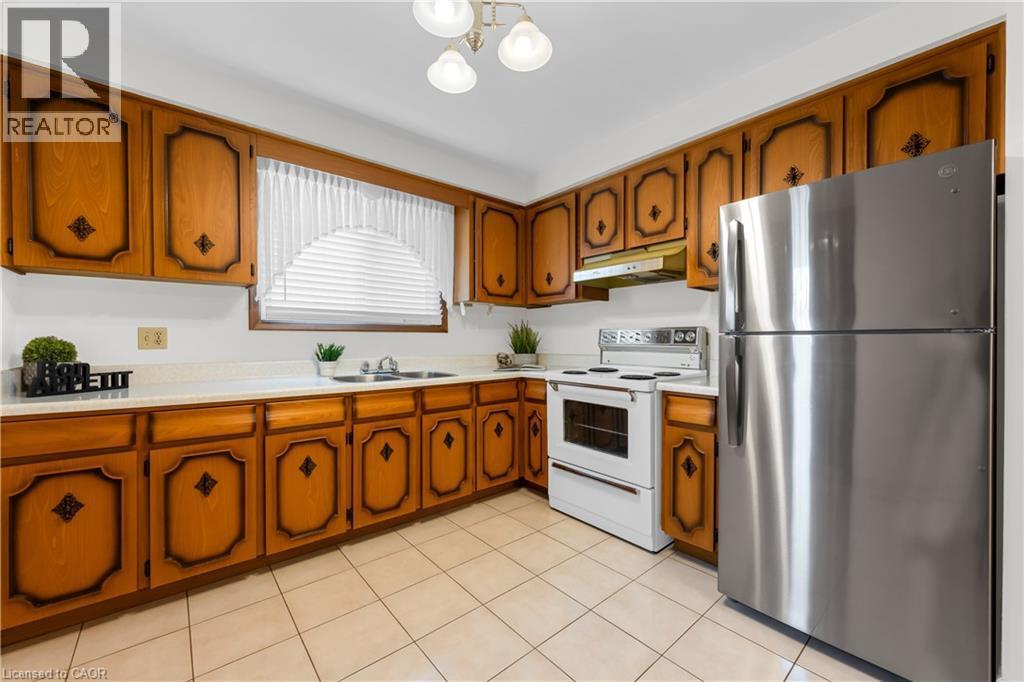 11 Forest Hill Crescent, Hamilton, ON - Indoor Photo Showing Kitchen With Double Sink