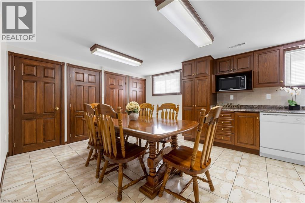 11 Forest Hill Crescent, Hamilton, ON - Indoor Photo Showing Other Room