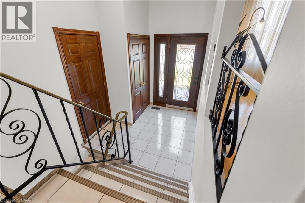 11 Forest Hill Crescent, Hamilton, ON - Indoor Photo Showing Other Room