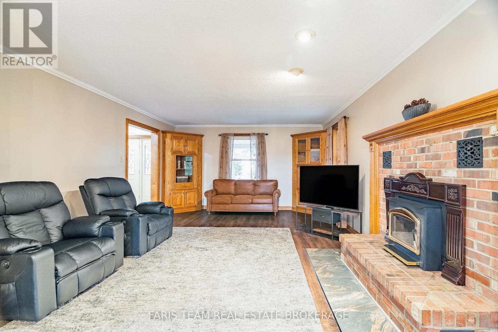 301 Concession 4 Road E, Tiny, ON