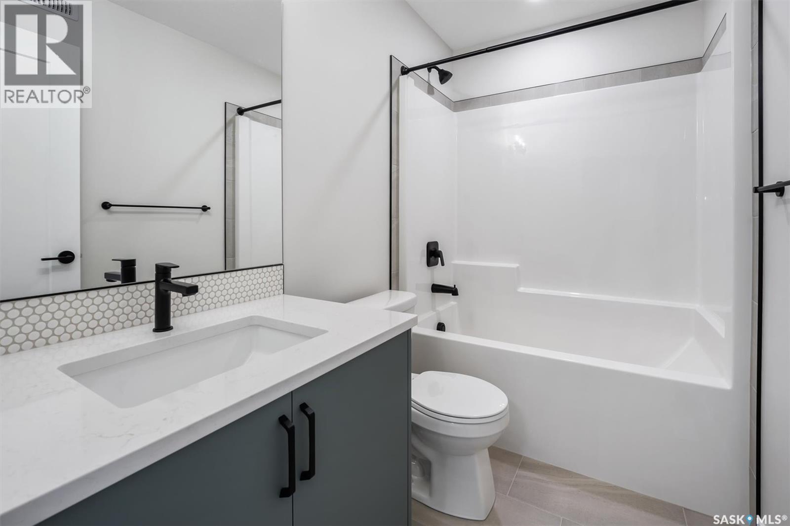 446 Fortosky Manor, Saskatoon, SK - Indoor Photo Showing Bathroom
