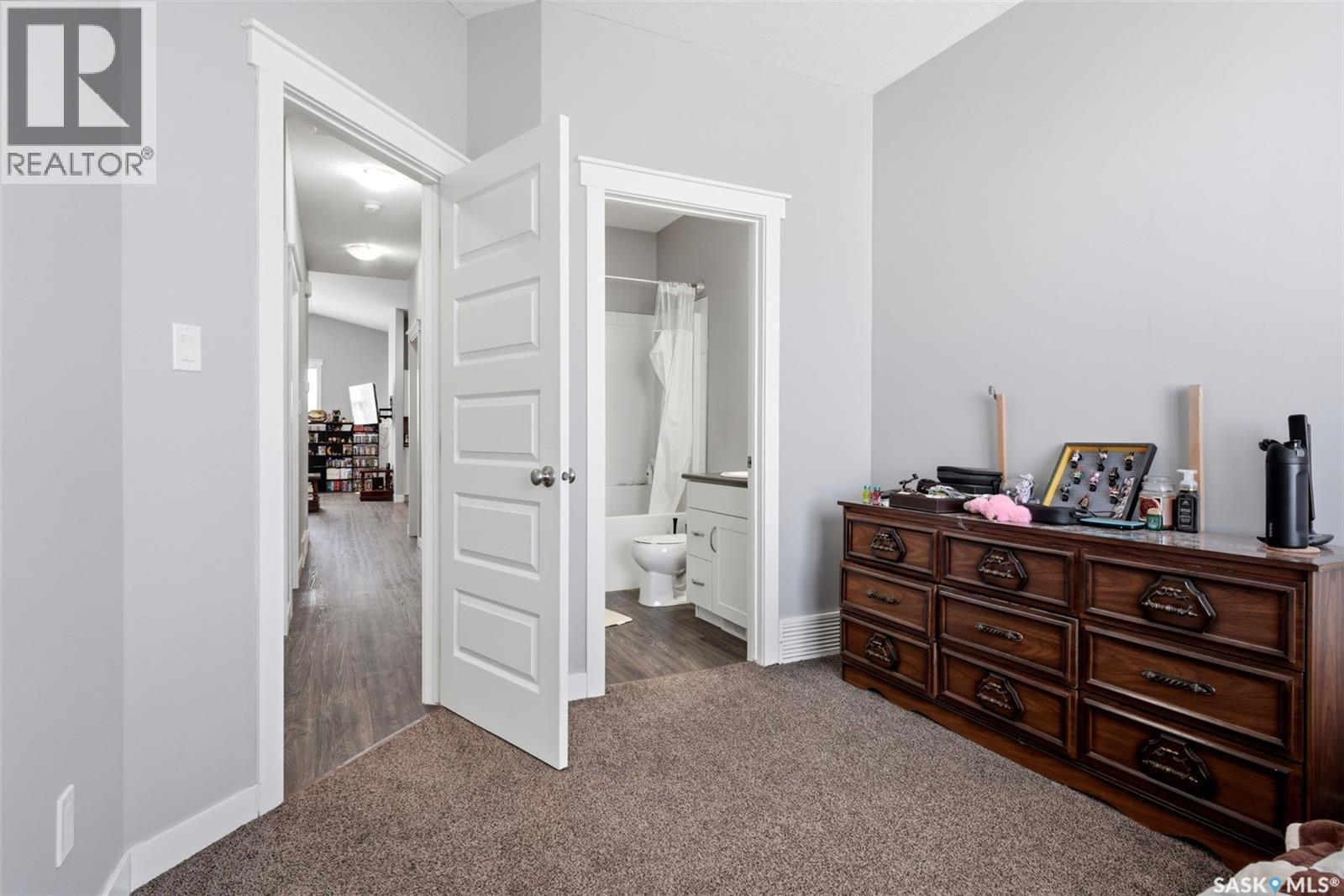 960 Wallace Street, Regina, SK - Indoor