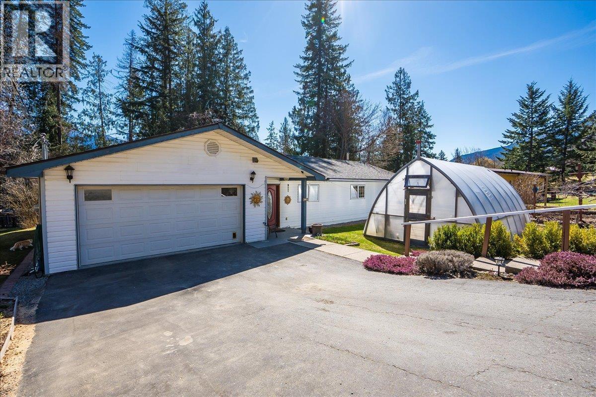 210 Bayview Street, Kaslo, BC - Outdoor