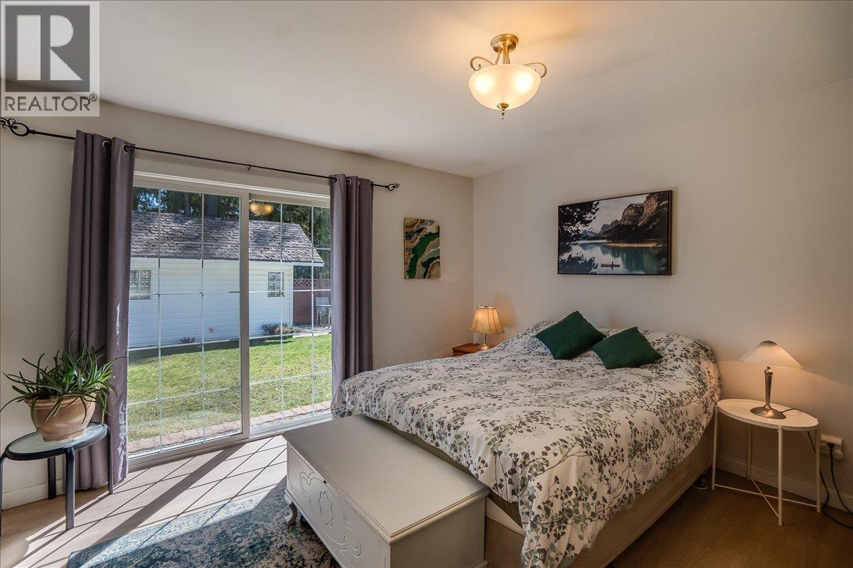 210 Bayview Street, Kaslo, BC - Indoor Photo Showing Bedroom