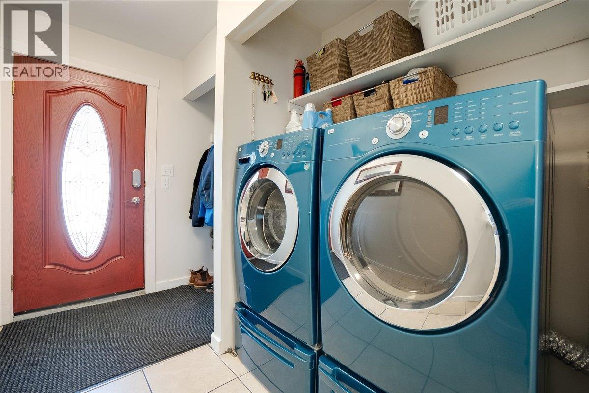 210 Bayview Street, Kaslo, BC - Indoor Photo Showing Laundry Room