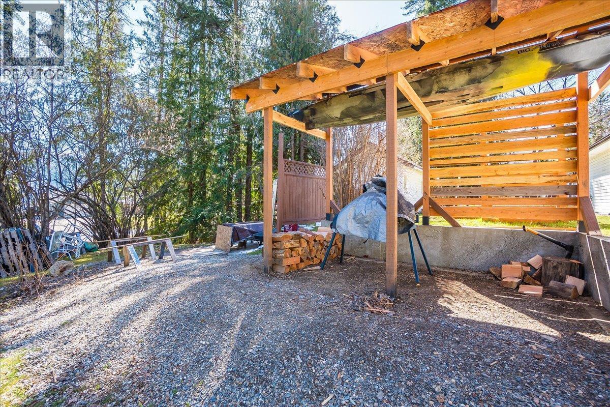 210 Bayview Street, Kaslo, BC - Outdoor