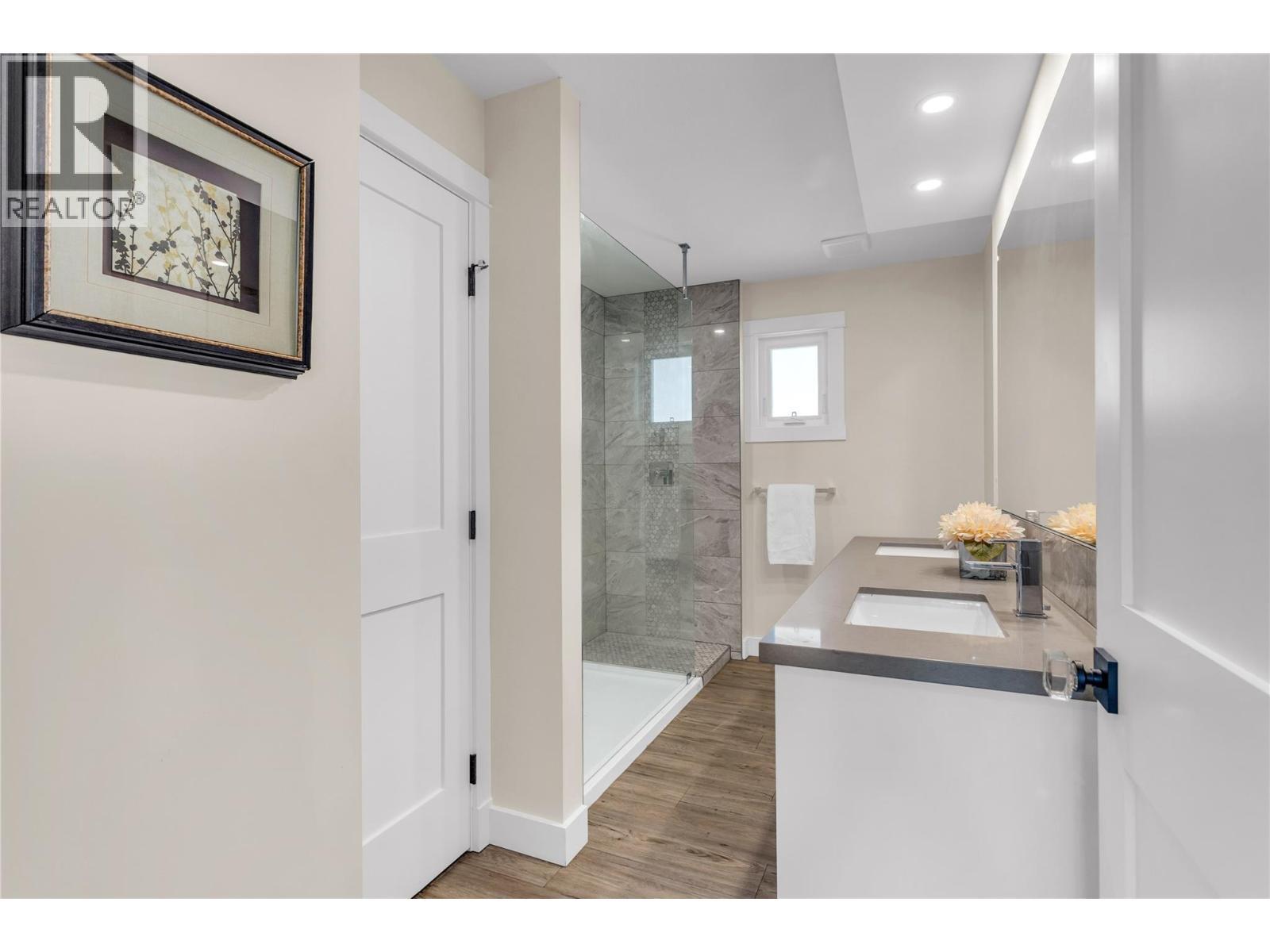 Main bathroom - 488 Sheila Crescent, Kelowna, BC - Indoor Photo Showing Other Room