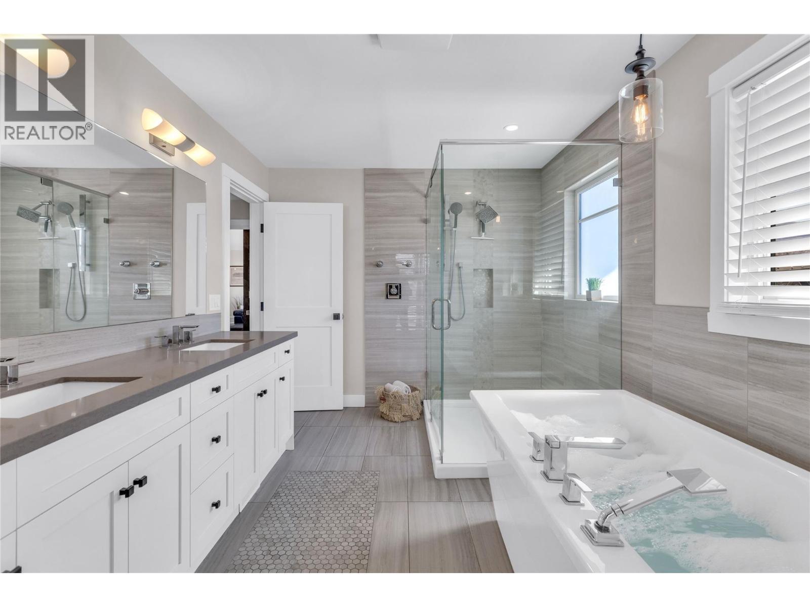 Primary Luxury ensuite - 488 Sheila Crescent, Kelowna, BC - Indoor Photo Showing Bathroom