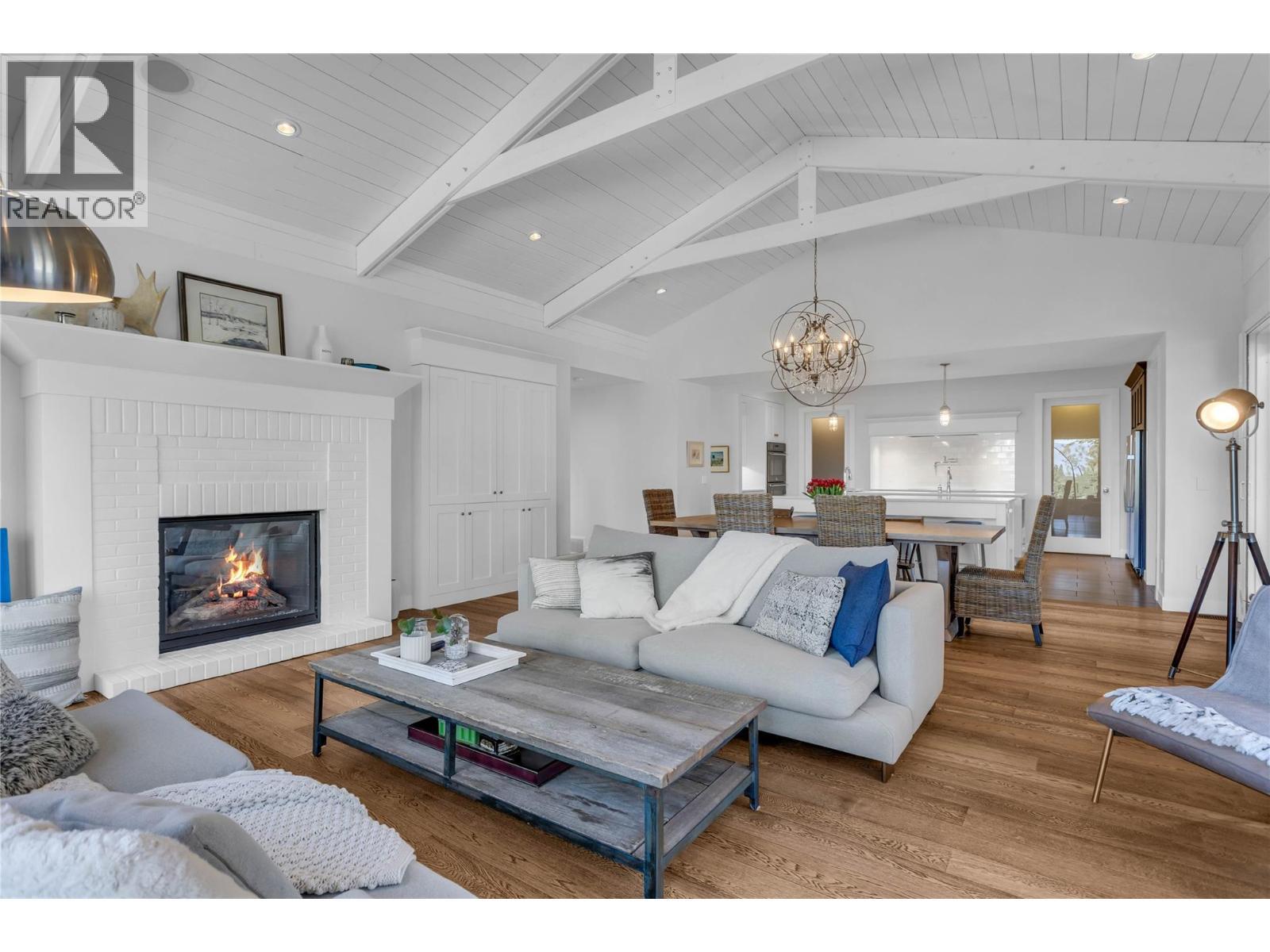 2376 Saucier Road, Kelowna, BC - Indoor Photo Showing Living Room With Fireplace