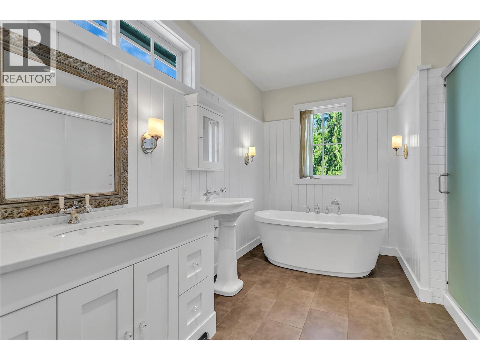 Spa-like ensuite that also has laundry roughed in - 2376 Saucier Road, Kelowna, BC - Indoor Photo Showing Bathroom