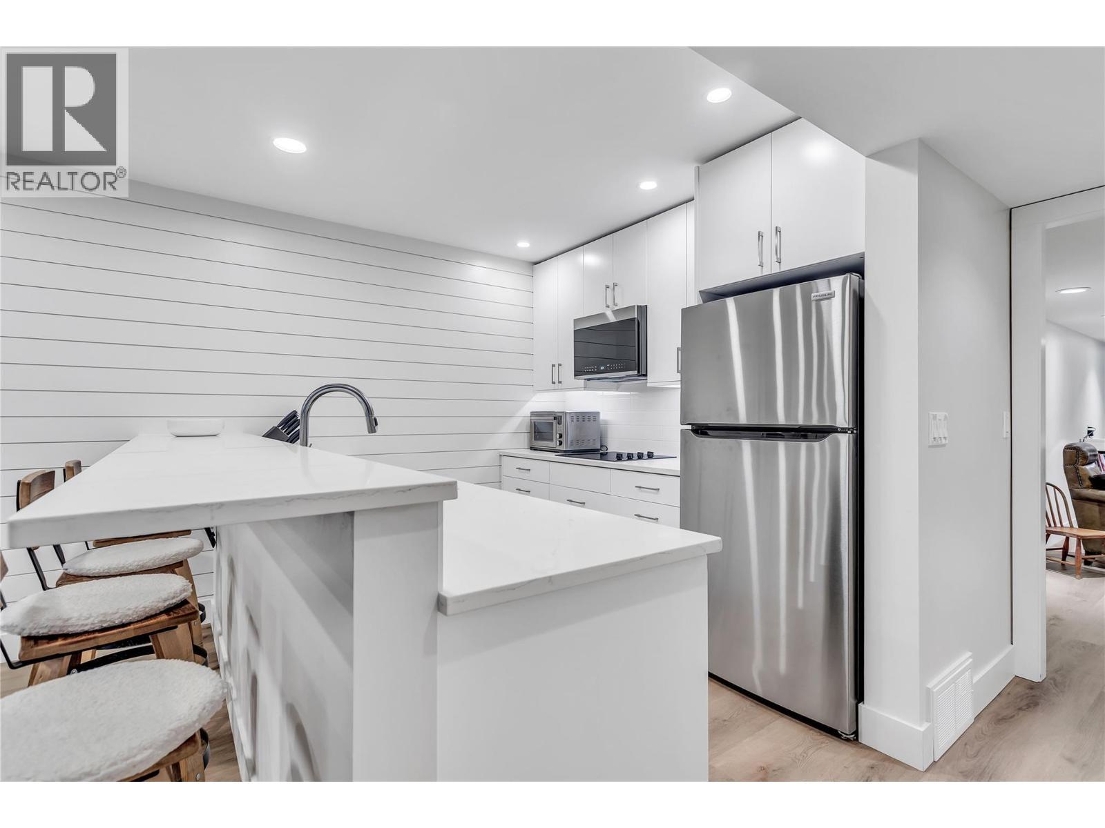 Lower level kitchen - 2376 Saucier Road, Kelowna, BC - Indoor Photo Showing Kitchen