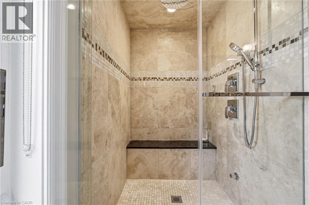 991 Glenwood Avenue, Burlington, ON - Indoor Photo Showing Bathroom