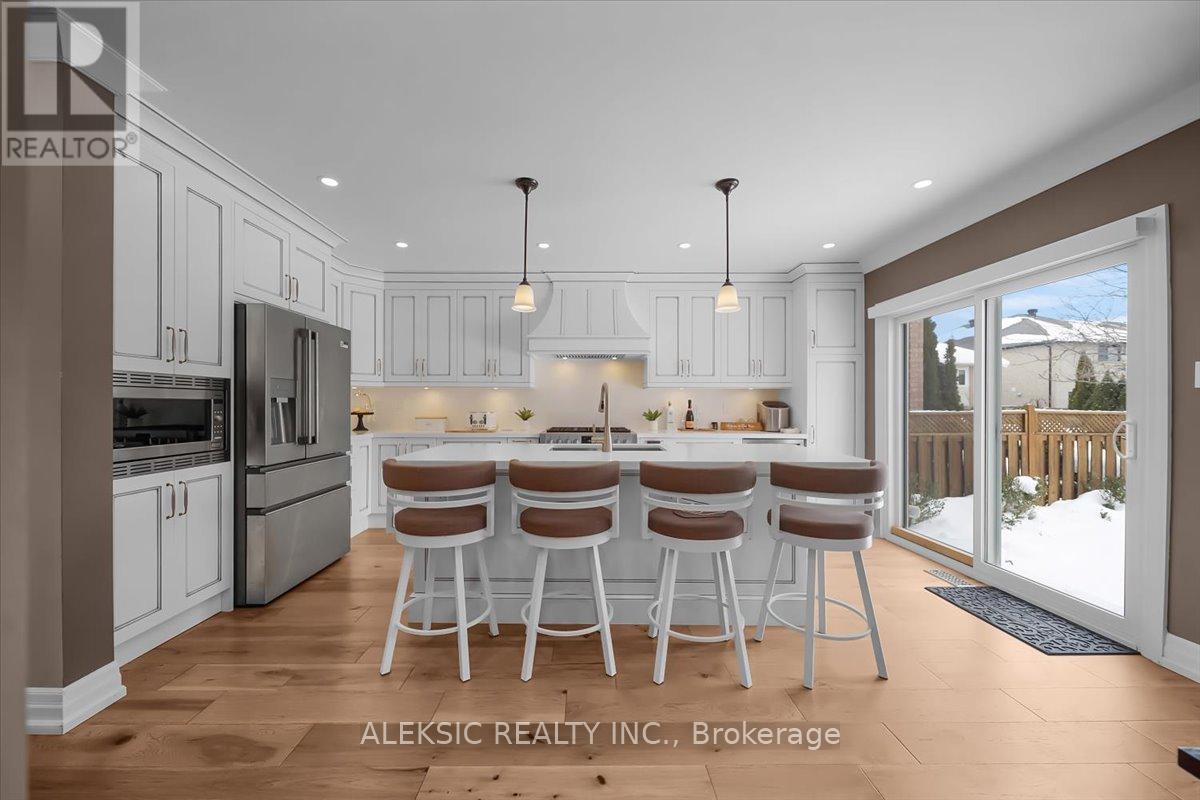 33 Hillpath Crescent, Brampton, ON - Indoor