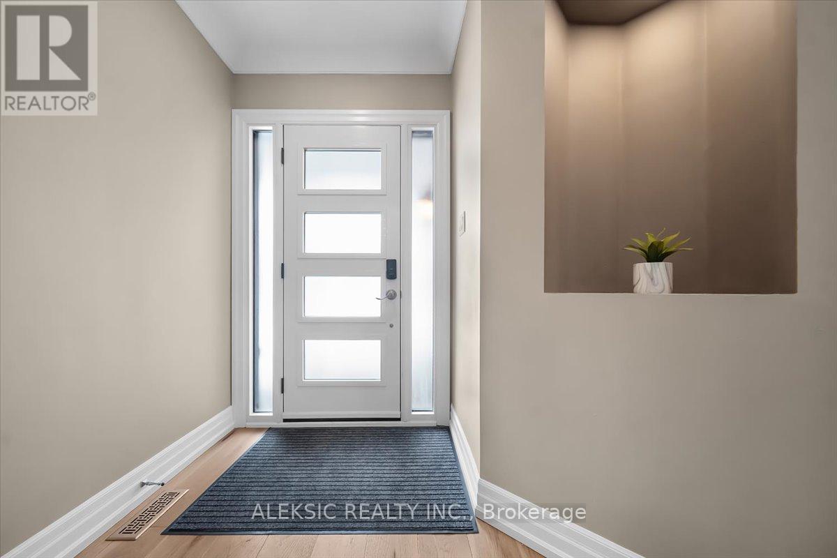 33 Hillpath Crescent, Brampton, ON - Indoor Photo Showing Other Room