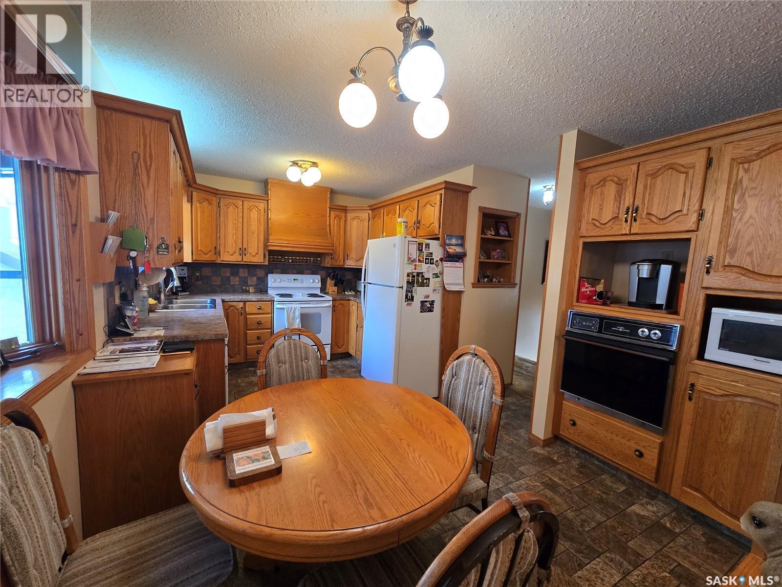 474 Steele Crescent, Swift Current, SK - Indoor