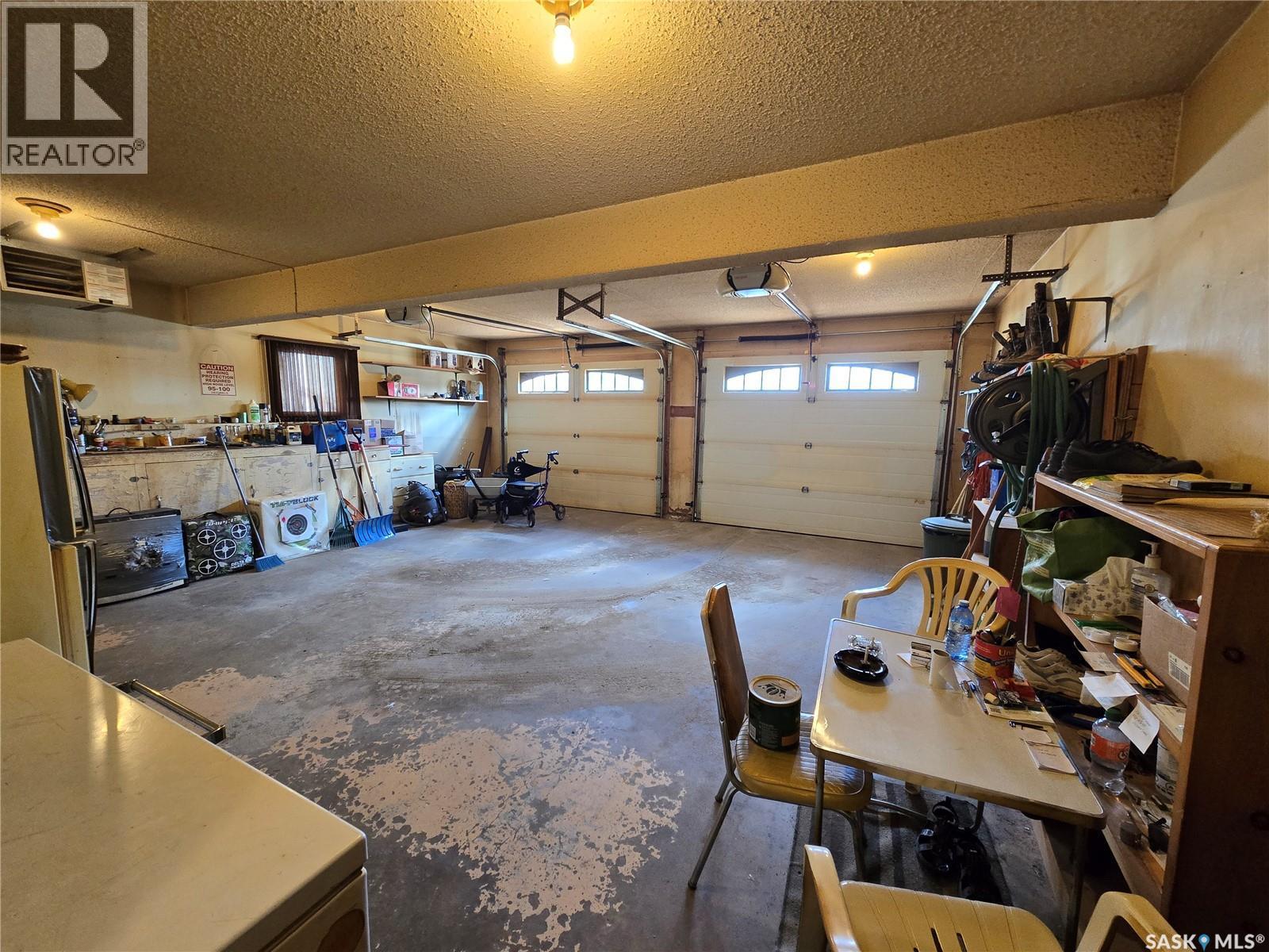 474 Steele Crescent, Swift Current, SK - Indoor Photo Showing Garage