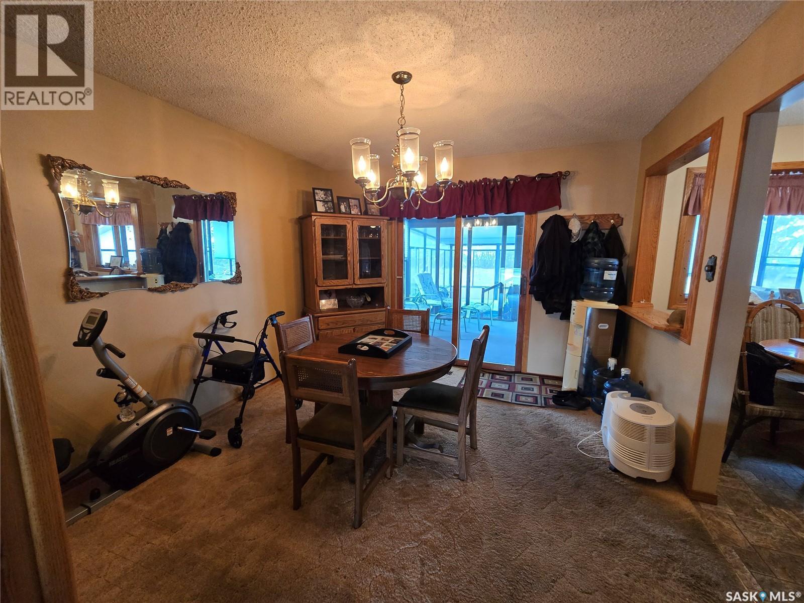 474 Steele Crescent, Swift Current, SK - Indoor Photo Showing Dining Room