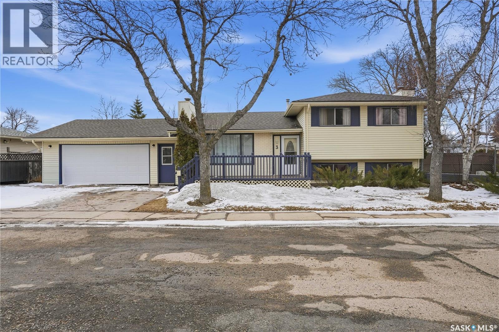 3 Carson Road, Regina, SK - Outdoor