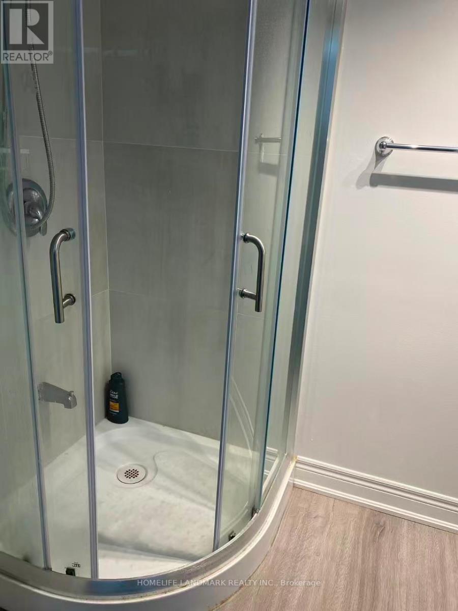 30 Joseph Street, Mississauga, ON - Indoor Photo Showing Bathroom