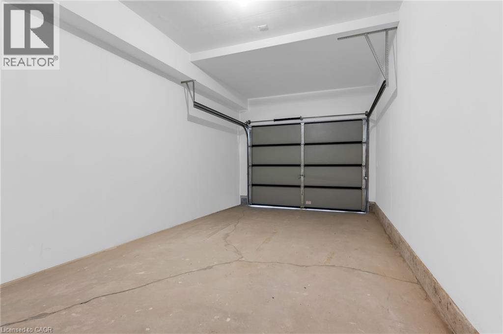 146 Everett Common, St. Catharines, ON - Indoor Photo Showing Garage