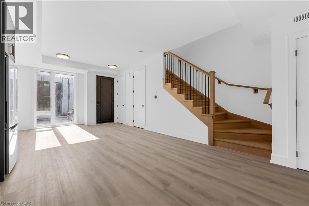 88 Everett Common, St. Catharines, ON - Indoor Photo Showing Other Room