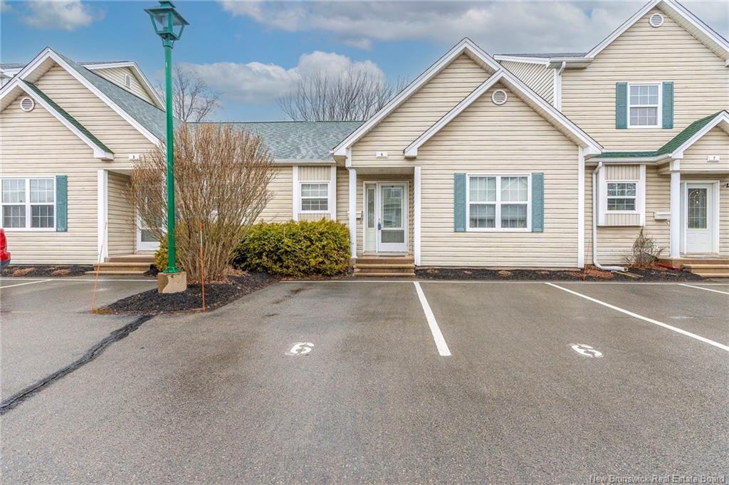 6-354 Amirault St, Dieppe, NB