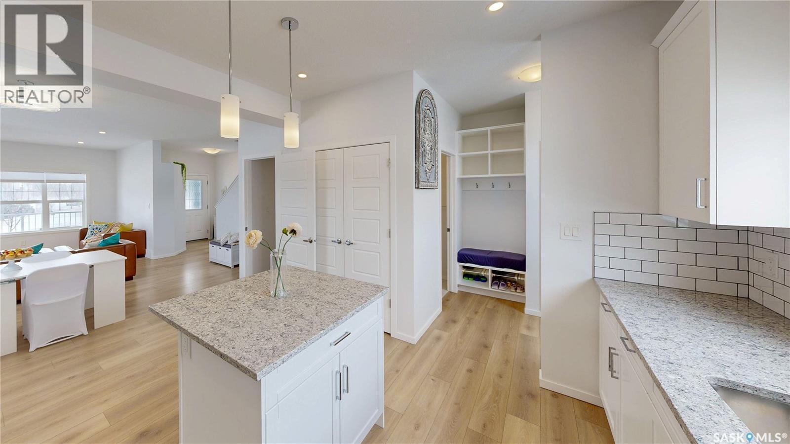 3100 Crosbie Crescent, Regina, SK - Indoor Photo Showing Kitchen