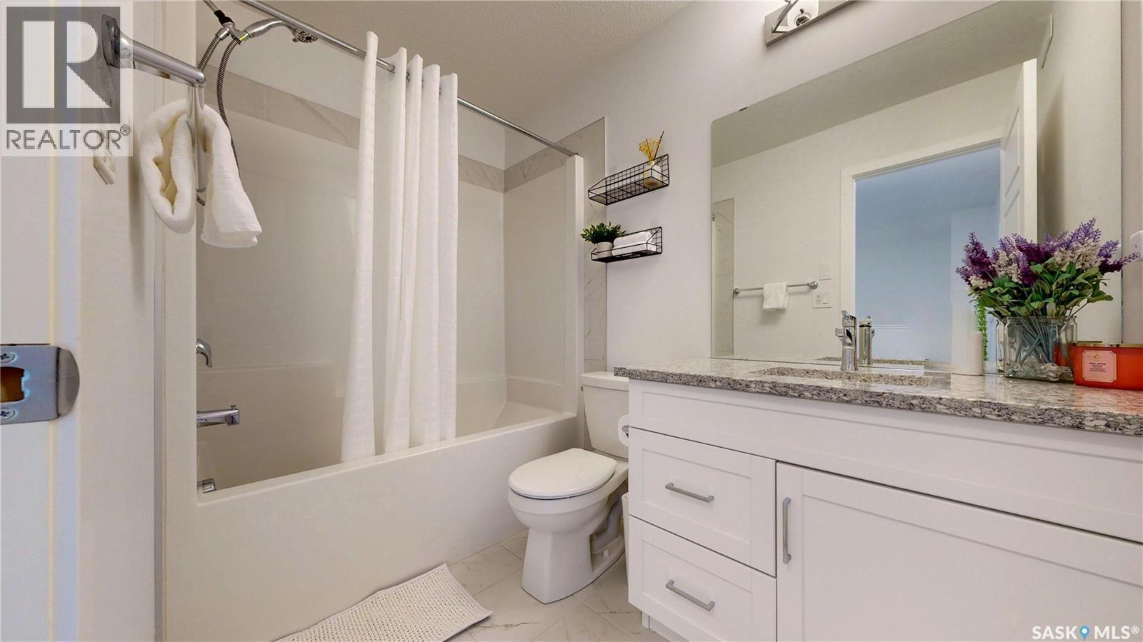 3100 Crosbie Crescent, Regina, SK - Indoor Photo Showing Bathroom